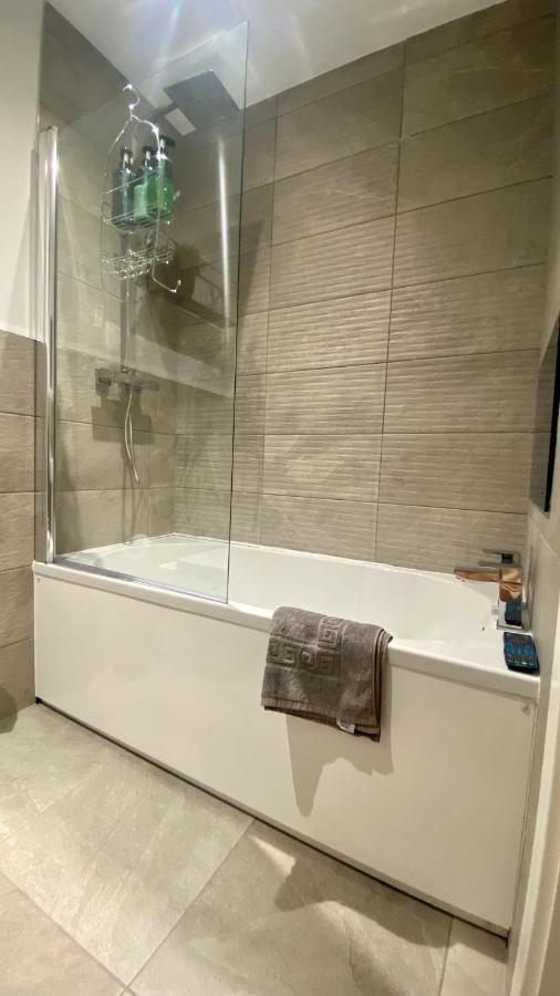 Modern 2 Bed Apartment/Free Parking/Near City/Self-Check In Handsworth Екстериор снимка